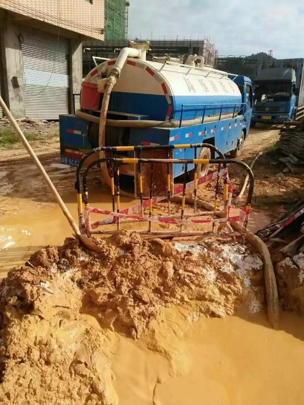 侨乡街道开发区工地淤泥清淤