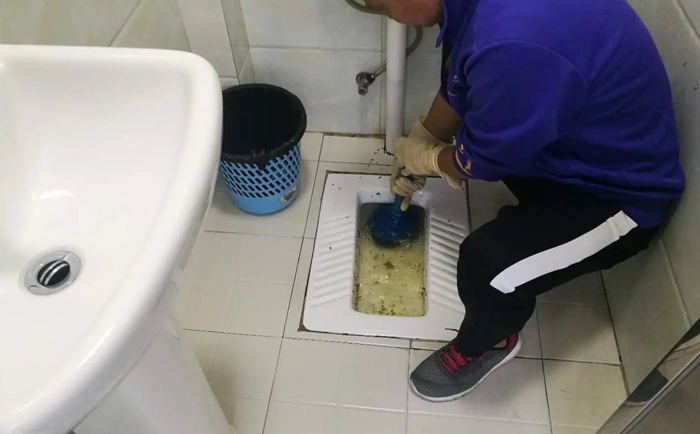 侨乡街道开发区疏通蹲坑